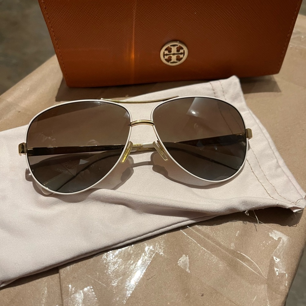 Tory Burch aviator polarized Gold Frame Sunglasses with Brown Lenses worn once